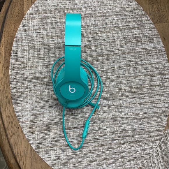 Beats by Dr Dre headphones solo hd - Picture 2 of 2